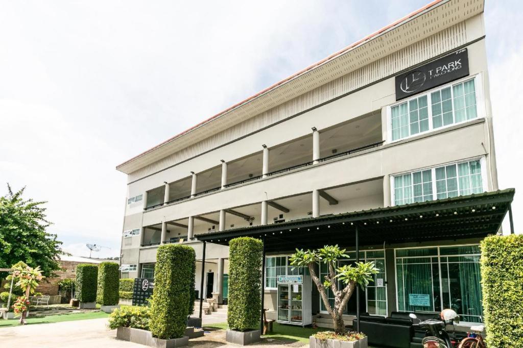 Hotel Oyo 75305 T Park Pak Chong Mu Si Exterior foto